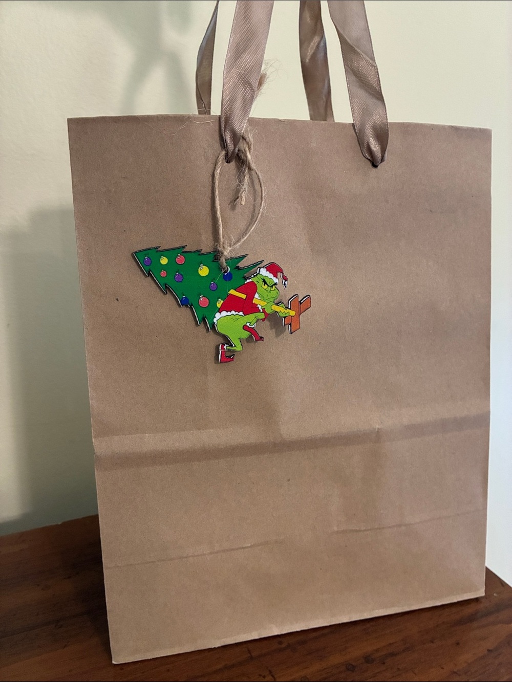 RESERVED FOR @jersee12…Grinch Bundle - Plate, DIY Garland, GiftTags/Ornamen - Picture 8 of 16